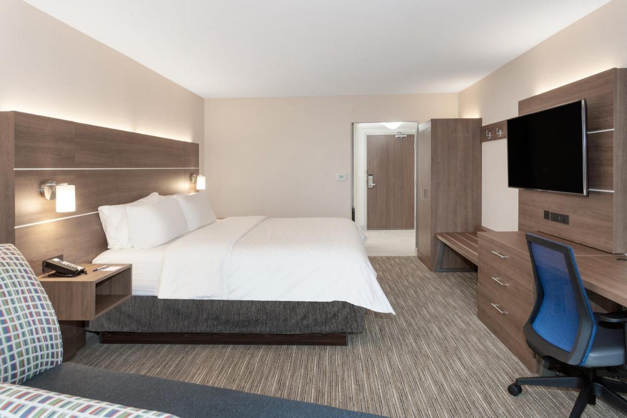 Holiday Inn Express Hotel & Suites Ottawa Airport By Ihg Экстерьер фото