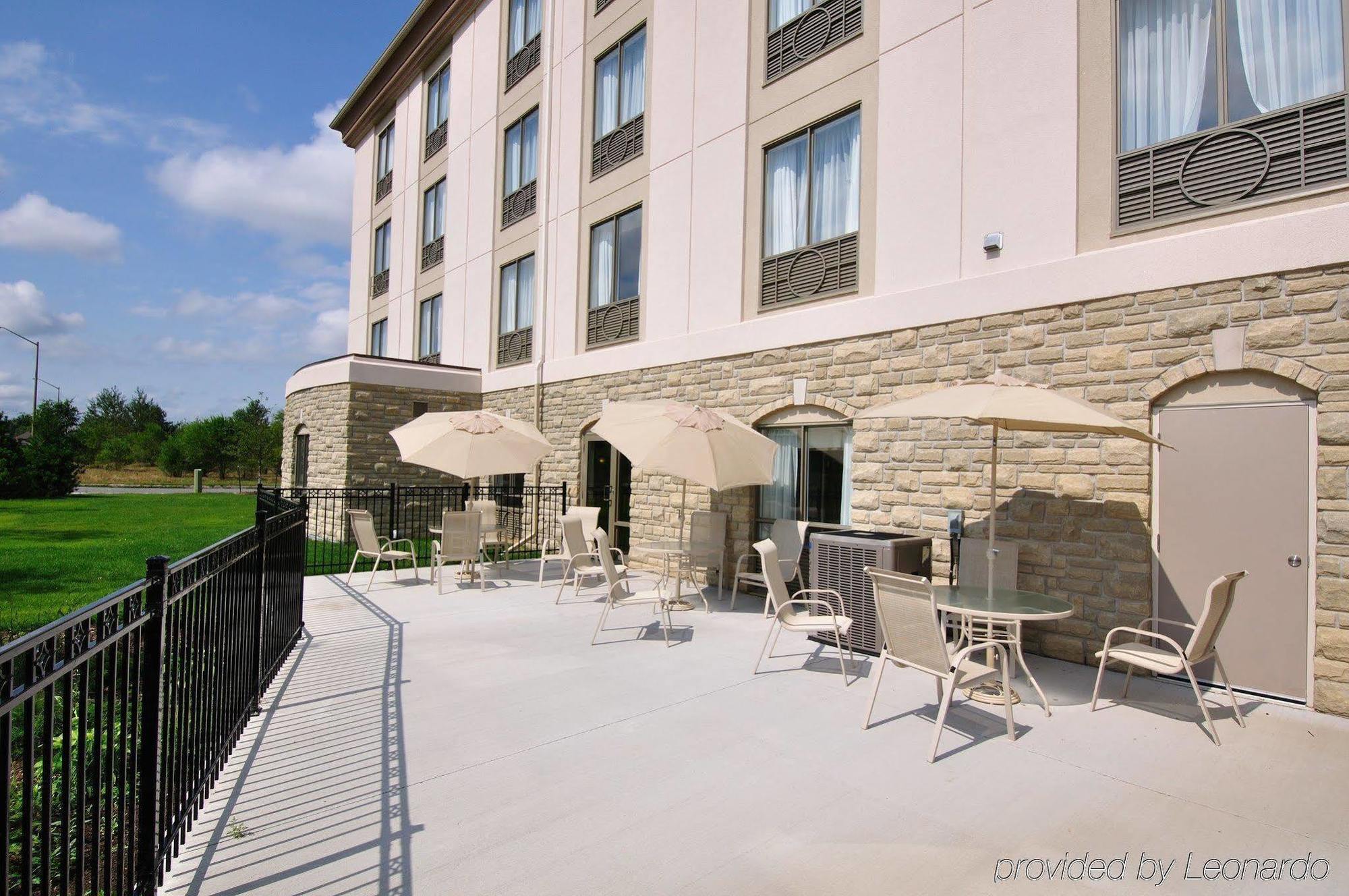 Holiday Inn Express Hotel & Suites Ottawa Airport By Ihg Экстерьер фото