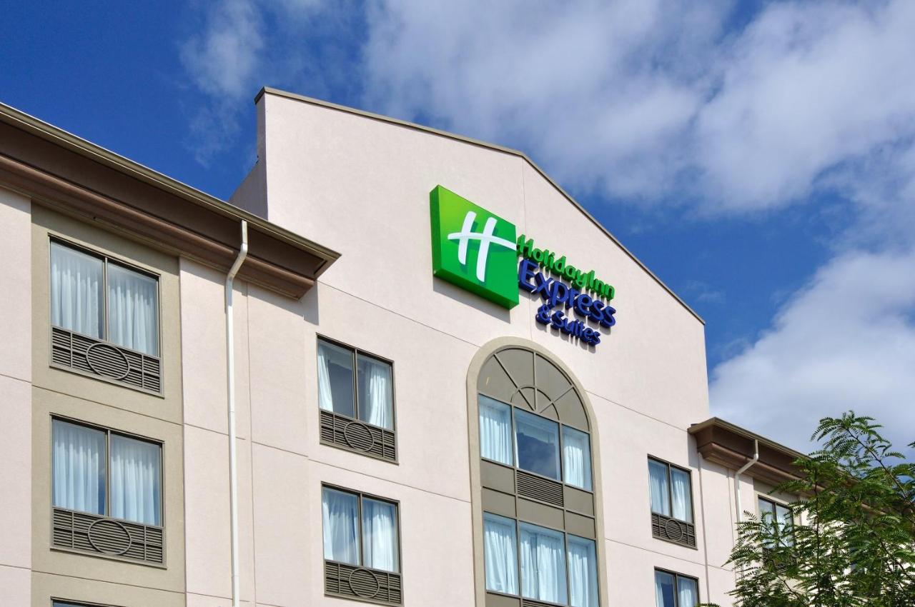 Holiday Inn Express Hotel & Suites Ottawa Airport By Ihg Экстерьер фото